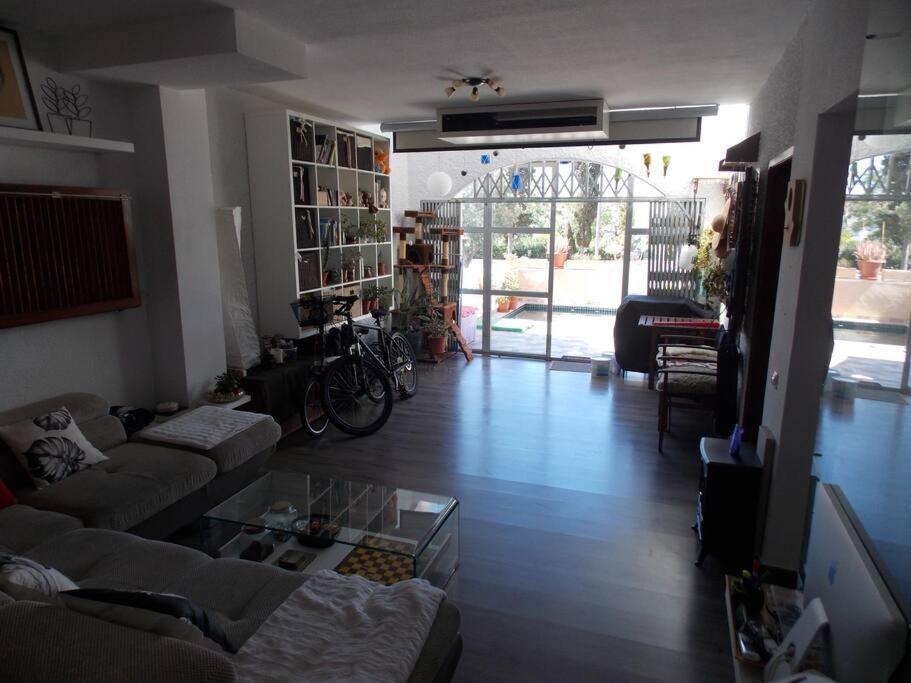 Spacious 2 Bedroom W/ Own Pool 5 Minutes Walk To Beach Campoamor Exterior foto